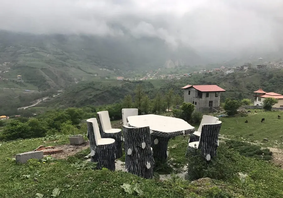 آب گرم و روستای لاویج چمستان