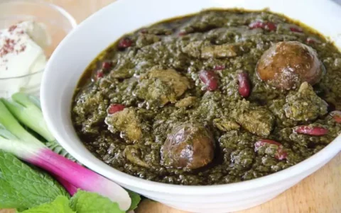 طرز تهیه قورمه سبزی خیلی خوشمزه برای ۵ نفر