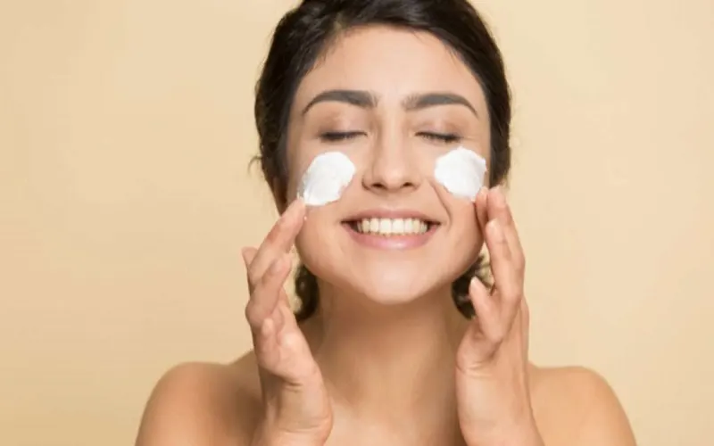 پماد کالامین و لک صورت